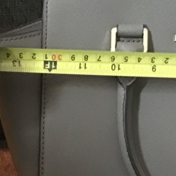 MICHAEL KORS | Selma Bag Taupe Leather - Picture 13 of 13